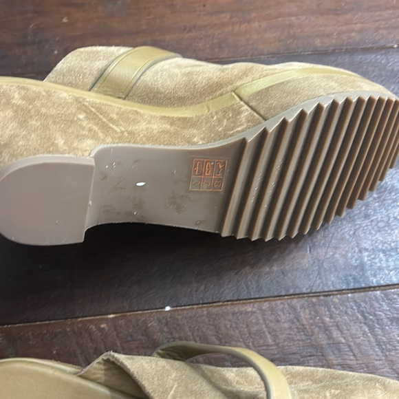 NWOT Pedro Garcia™ Fabia Clogs are something which you can wear with anything - Picture 2 of 3